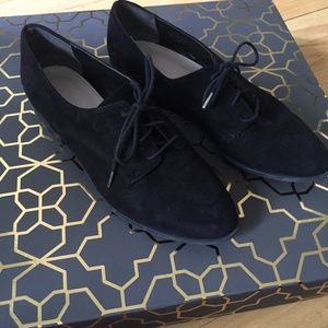 Bar III almond toe oxfords